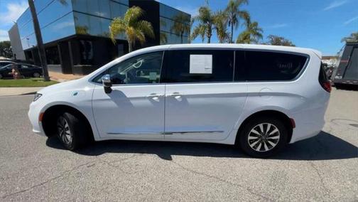 2023 Chrysler Pacifica Hybrid Limited