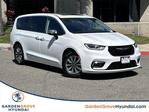 2023 Chrysler Pacifica Hybrid Limited