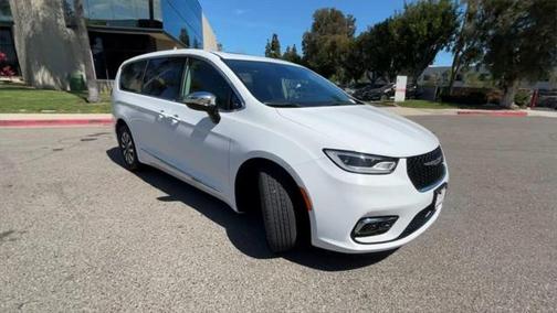 2023 Chrysler Pacifica Hybrid Limited