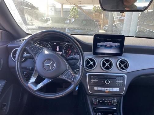 Photo 5 of 6 of 2019 Mercedes-Benz CLA 250 Base