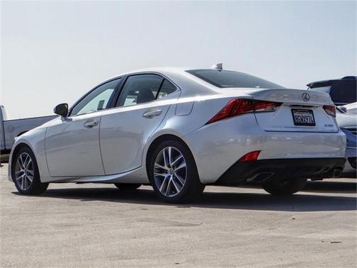 Photo 3 of 23 of 2019 Lexus IS 300 Base
