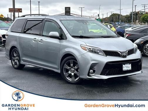 2018 Toyota Sienna SE