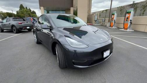 2024 Tesla Model Y Long Range Dual Motor All-Wheel Drive