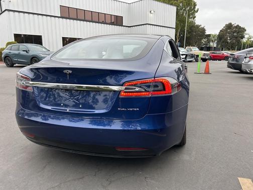 2020 Tesla Model S Long Range