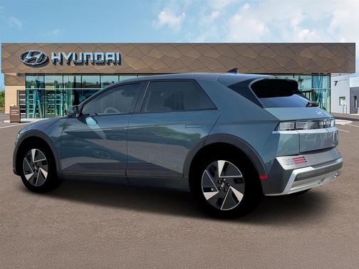 2025 Hyundai IONIQ 5 SE Standard Range