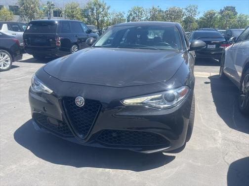 2021 Alfa Romeo Giulia Base