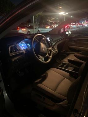 Photo 2 of 11 of 2018 Honda Odyssey LX