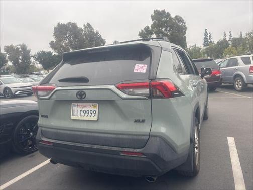 2021 Toyota RAV4 XLE