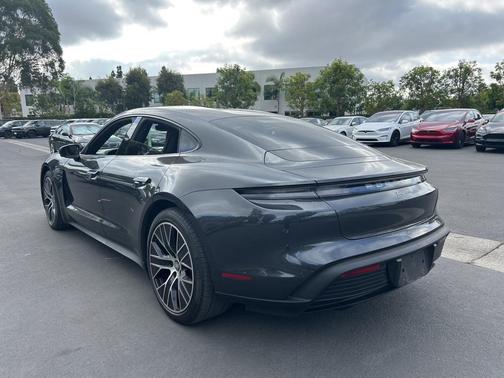2022 Porsche Taycan Base