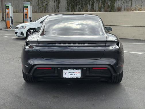 2022 Porsche Taycan Base