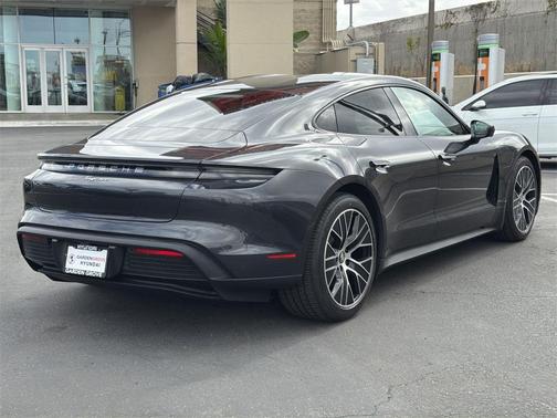 2022 Porsche Taycan Base