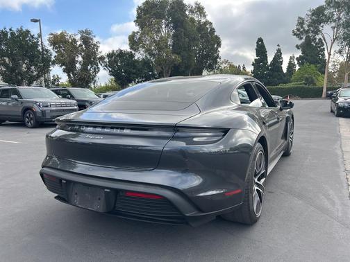 2022 Porsche Taycan Base