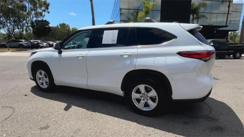 2022 Toyota Highlander LE