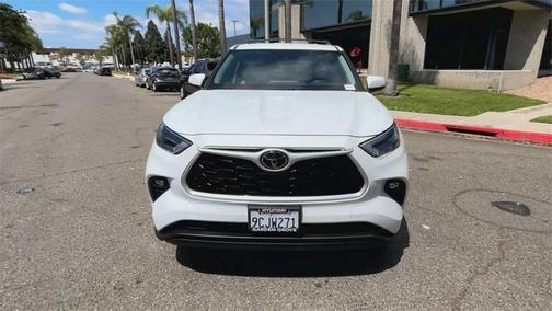 2022 Toyota Highlander LE