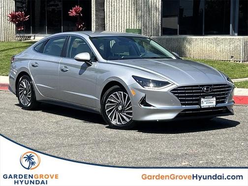 2023 Hyundai SONATA Hybrid SE