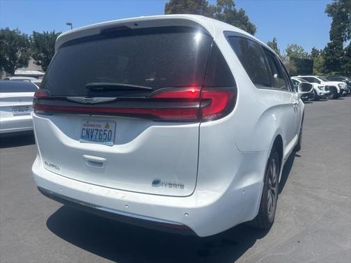 2022 Chrysler Pacifica Hybrid Limited