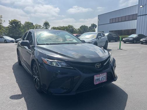 2019 Toyota Camry SE