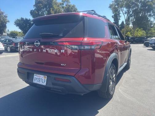 2022 Nissan Pathfinder SV 2WD