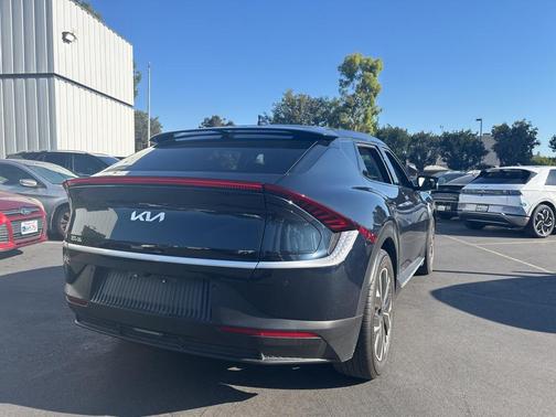 2023 Kia EV6 Light