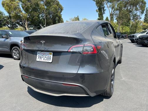 2024 Tesla Model Y Long Range Dual Motor All-Wheel Drive