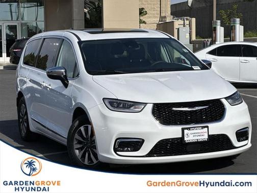 2023 Chrysler Pacifica Hybrid Limited