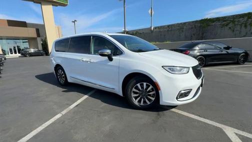 2023 Chrysler Pacifica Hybrid Limited