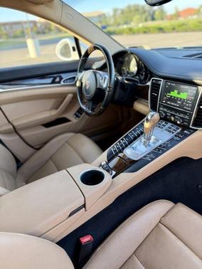 2015 Porsche Panamera 4