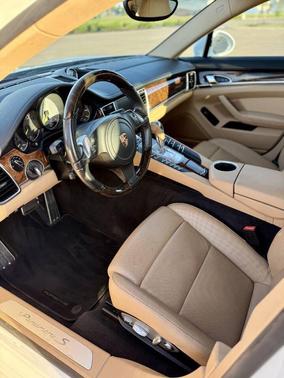 2015 Porsche Panamera 4