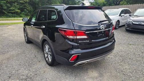 2017 Hyundai SANTA FE SE