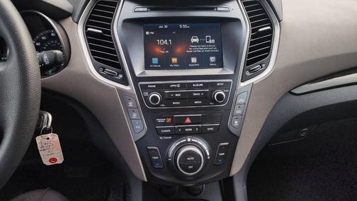 2017 Hyundai SANTA FE SE