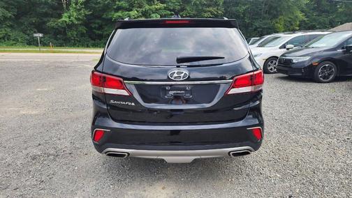 2017 Hyundai SANTA FE SE