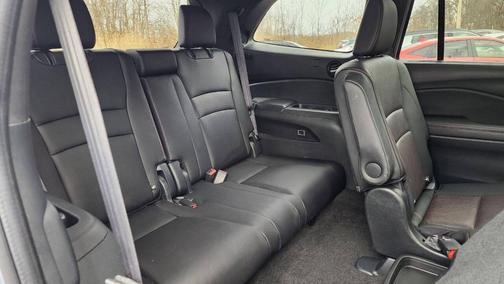 Sonic Gray Pearl 2022 Honda Pilot AWD Black Edition