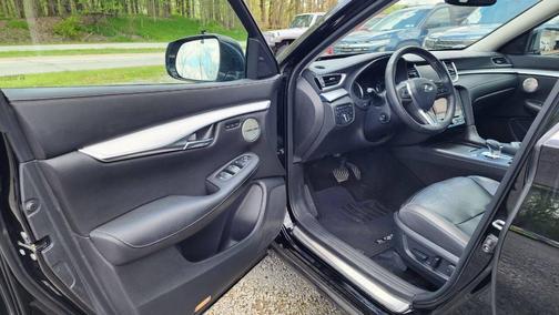 Black 2019 INFINITI QX50 ESSENTIAL