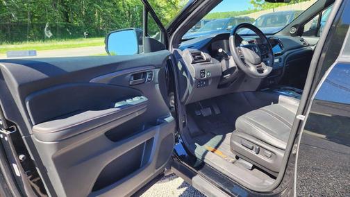 Crystal Black Pearl 2022 Honda Passport AWD TrailSport