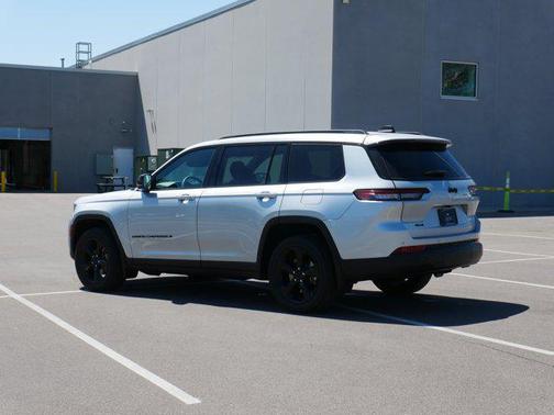 Silver Zynith 2023 Jeep Grand Cherokee L Altitude