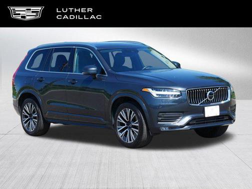 2022 Volvo XC90 T5 Momentum