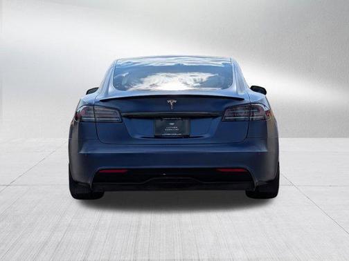 2022 Tesla Model S Plaid