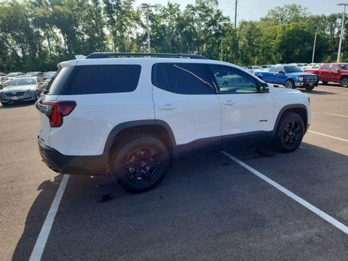 2023 GMC Acadia AWD AT4