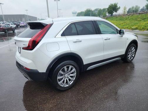 2022 Cadillac XT4 Premium Luxury