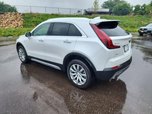 2022 Cadillac XT4 Premium Luxury