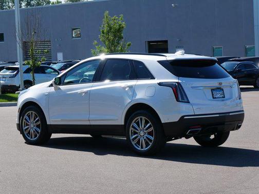 2025 Cadillac XT5 Sport