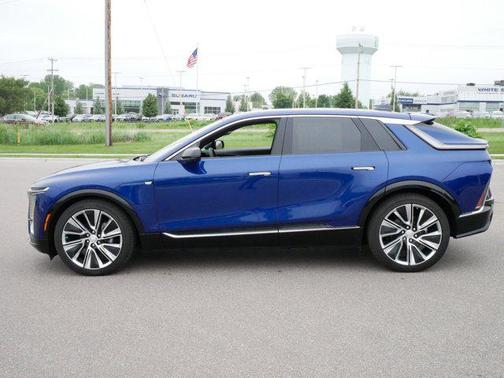 2024 Cadillac LYRIQ Luxury w/1SE