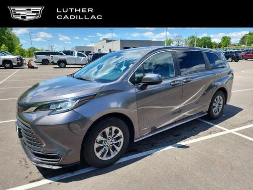 2021 Toyota Sienna LE