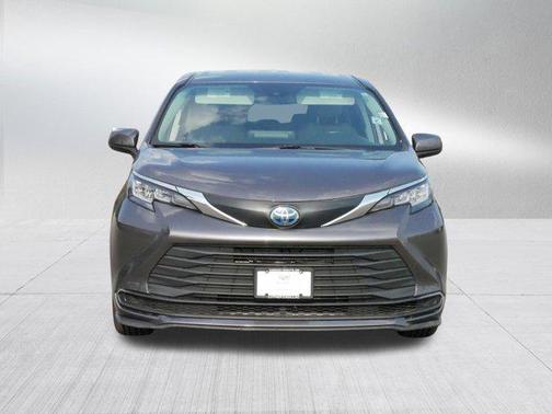 2021 Toyota Sienna LE