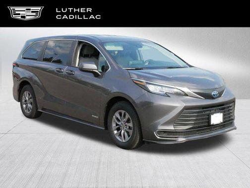2021 Toyota Sienna LE