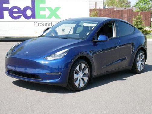 2022 Tesla Model Y Long Range Dual Motor All-Wheel Drive