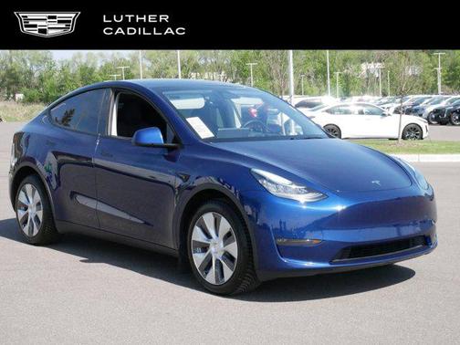 2022 Tesla Model Y Long Range Dual Motor All-Wheel Drive