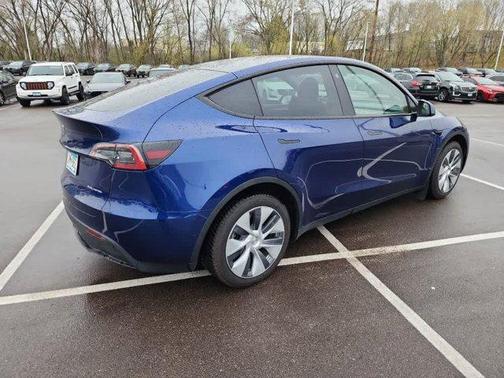 2022 Tesla Model Y Long Range Dual Motor All-Wheel Drive