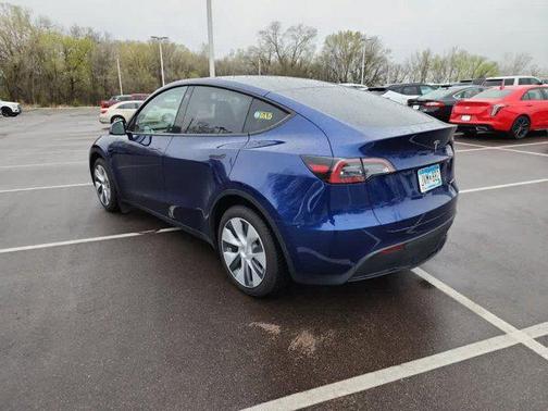 2022 Tesla Model Y Long Range Dual Motor All-Wheel Drive