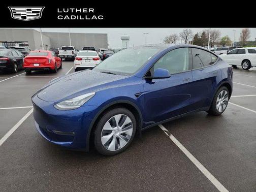 2022 Tesla Model Y Long Range Dual Motor All-Wheel Drive